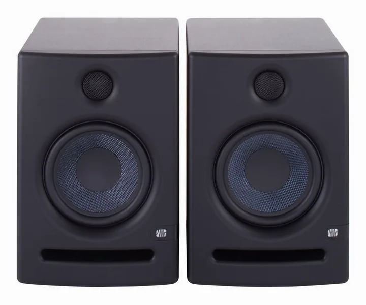 Presonus Eris E5 Isolation Stand Bundle, de achterkant met de aansluitingen
