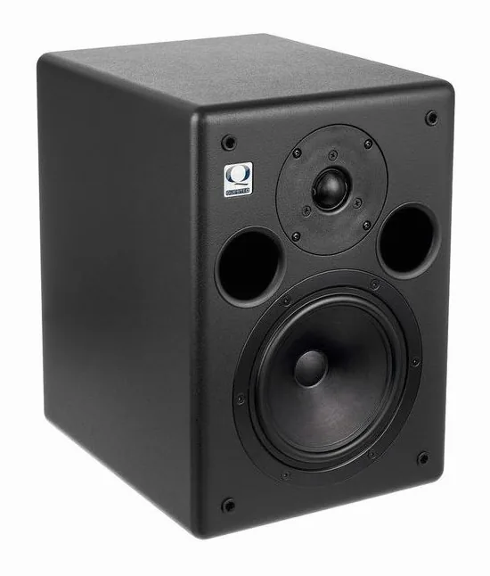 Quested S7R Mk3 Active, de achterkant met de aansluitingen