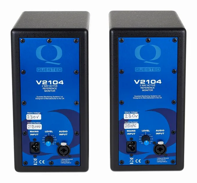 Quested V2104, het frontpaneel met de woofer en tweeter