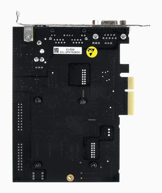 RME HDSPe AoX-M, de behuizing van opzij