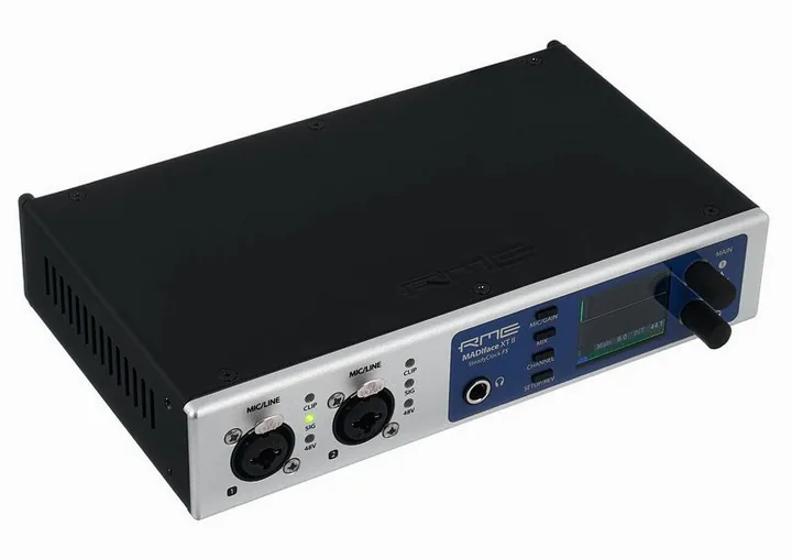 RME Madiface XT II, de aansluitingen aan de achterkant