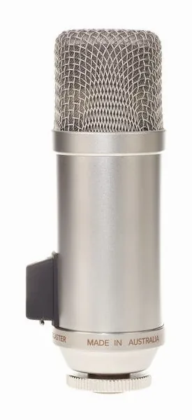 Rode Broadcaster, het frontale grillewerk
