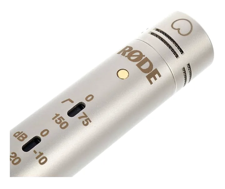 Rode NT55, de XLR-aansluiting onderaan