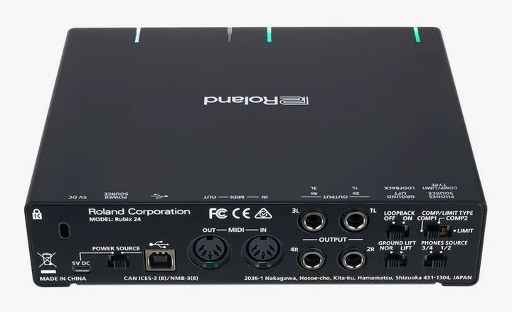 Roland Rubix24, de behuizing van opzij