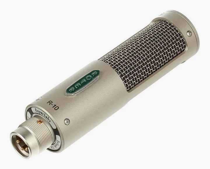 Royer Labs R-10, de bevestiging en de houder