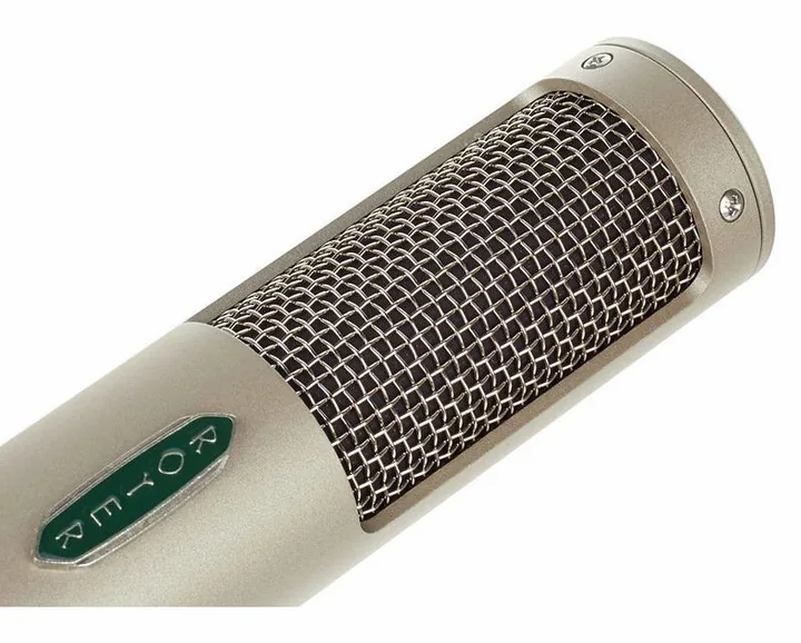 Royer Labs R-10, het frontale grillewerk