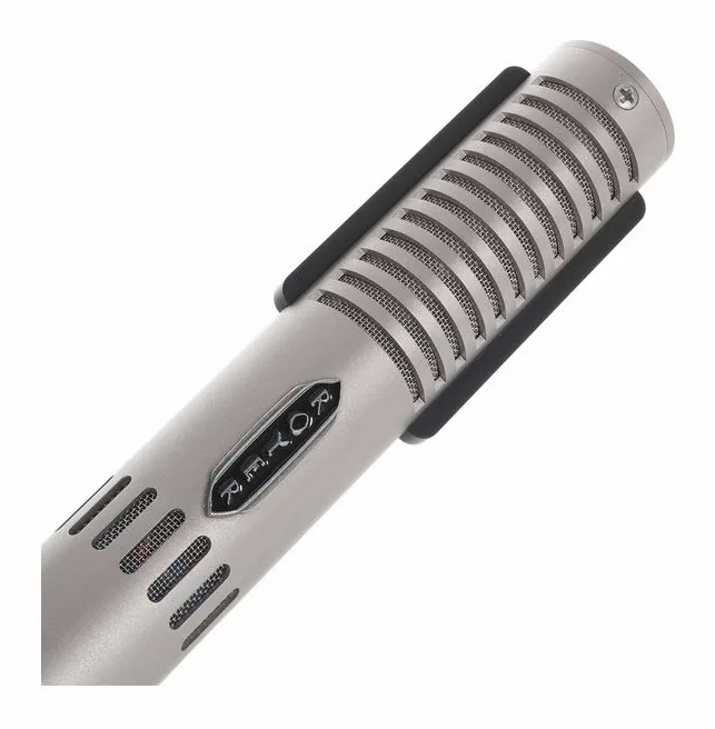 Royer Labs R-122V, het frontale grillewerk