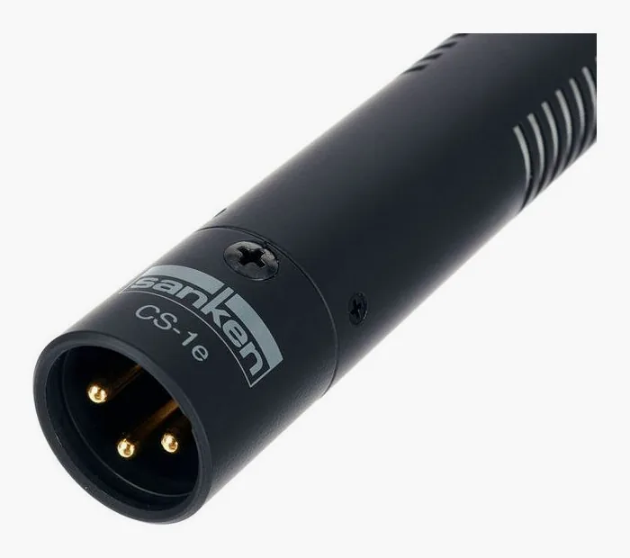 Sanken CS-1e, de XLR-aansluiting onderaan