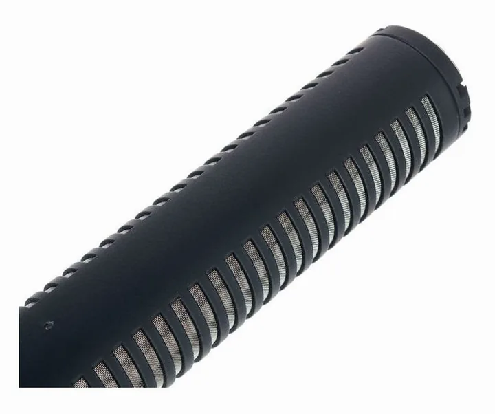Sanken CS-2, de XLR-aansluiting onderaan