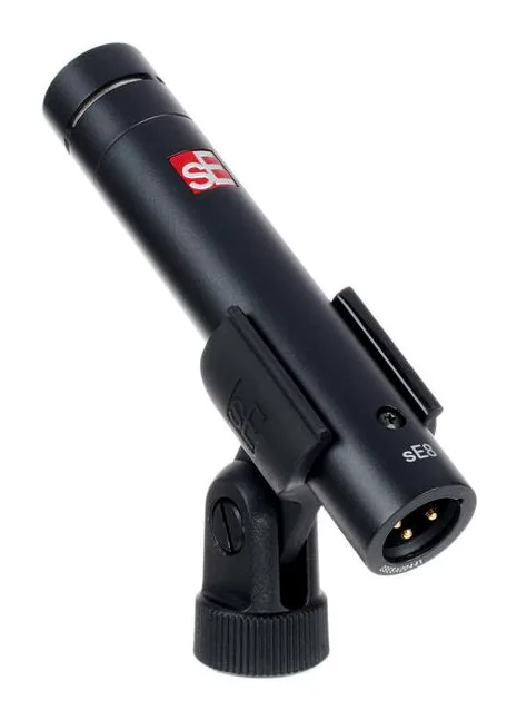 SE Electronics SE8, de XLR-aansluiting onderaan