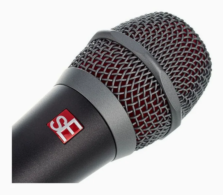 SE Electronics V7 Bundle, het frontale grillewerk