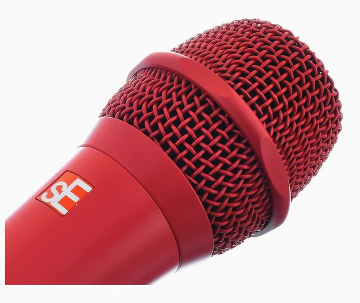 SE Electronics V7 Red, de microfoonkorf van dichtbij