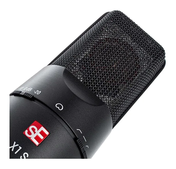 SE Electronics X1S, de XLR-aansluiting onderaan