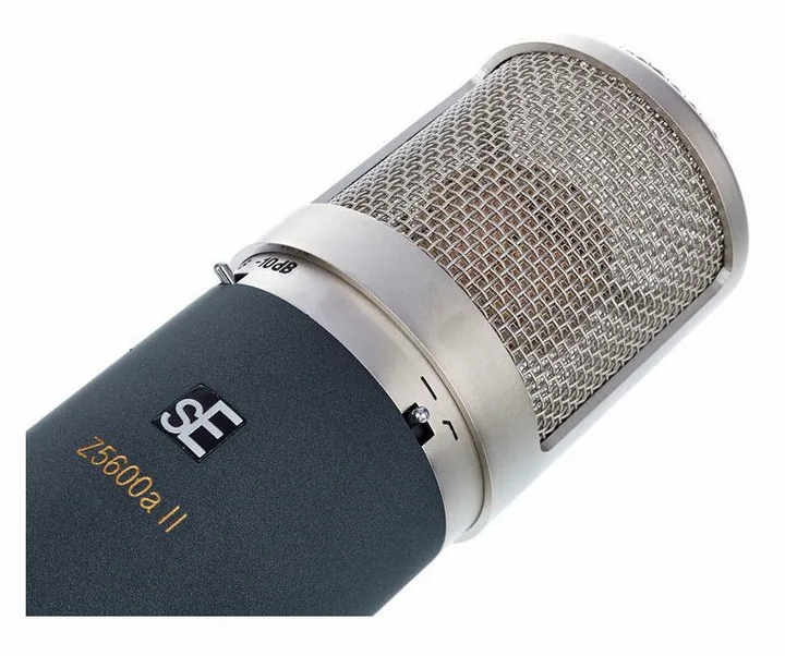 SE Electronics Z 5600A Mk II, de XLR-aansluiting onderaan
