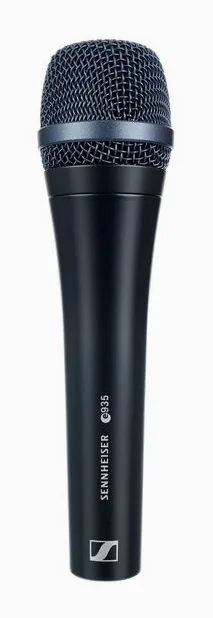 Sennheiser E 935 Stand Cable Bundle, de XLR-aansluiting onderaan