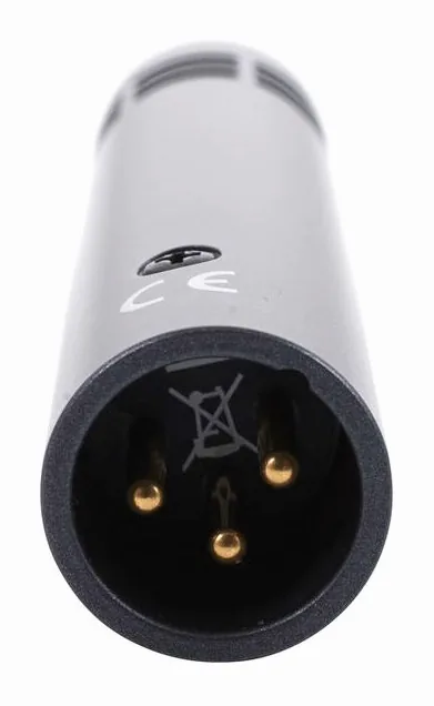 Sennheiser E614 Stereoset, de XLR-aansluiting onderaan