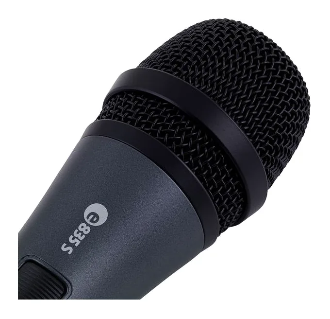 Sennheiser E835-S, het logo en de afwerking