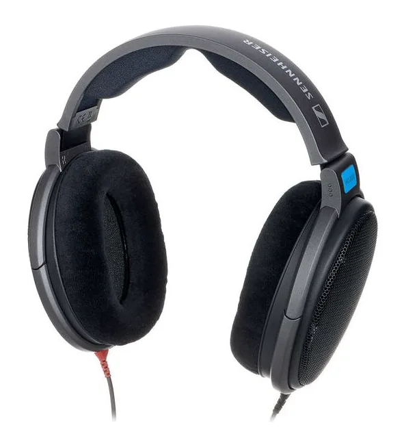 Sennheiser HD 600, de kabelaansluiting aan de oorschelp