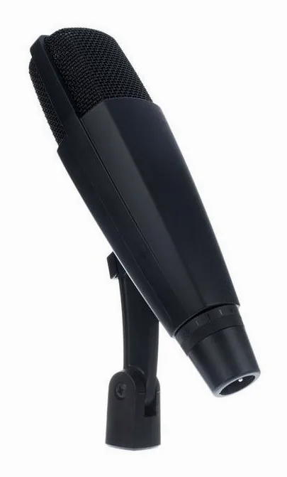 Sennheiser MD421U-2/MS 2003 Set, de XLR-aansluiting onderaan