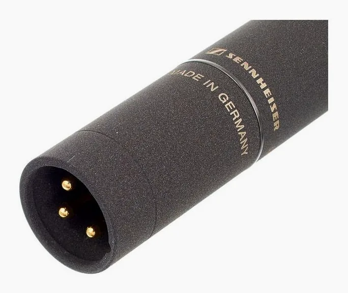 Sennheiser MKH 8040, de XLR-aansluiting onderaan