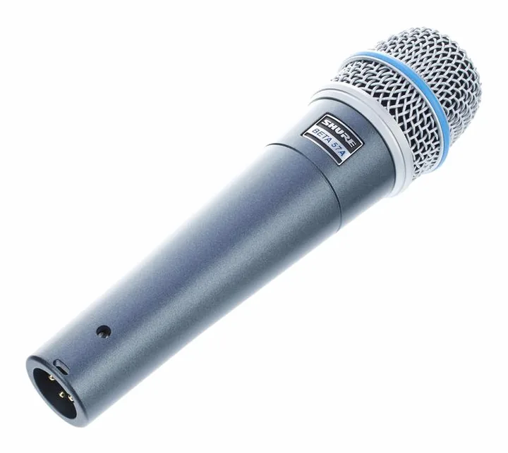 Shure Beta 57 A, de XLR-aansluiting onderaan