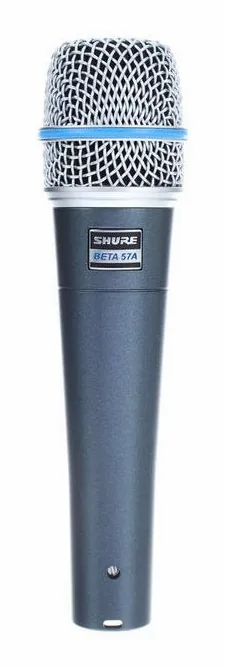 Shure Beta 57 Set I, de XLR-aansluiting onderaan