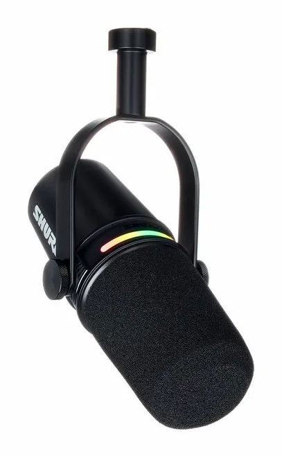 Shure MV7 Plus, de bevestiging en de houder