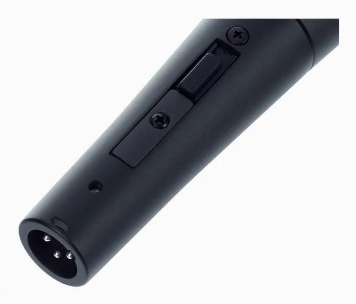Shure SM58S, de XLR-aansluiting onderaan