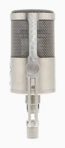 Sontronics DrumPack, de XLR-aansluiting onderaan