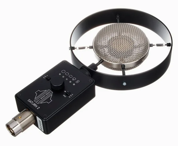 Sontronics Saturn 2, de XLR-aansluiting onderaan