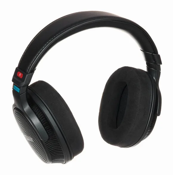 Sony MDR-MV1, de kabelaansluiting aan de oorschelp