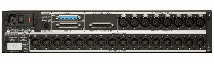SPL MC16, de achterkant met de aansluitingen