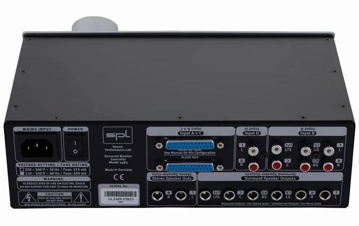 SPL SMC 2489, de achterkant met de aansluitingen