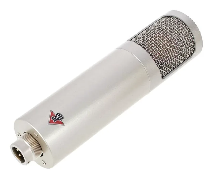 Studio Projects C1 Mk2, de XLR-aansluiting onderaan