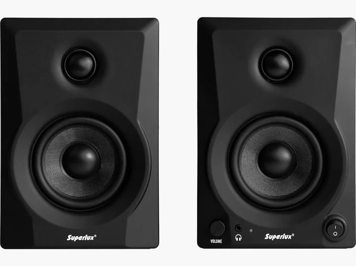 Superlux BES5, de achterkant met de aansluitingen