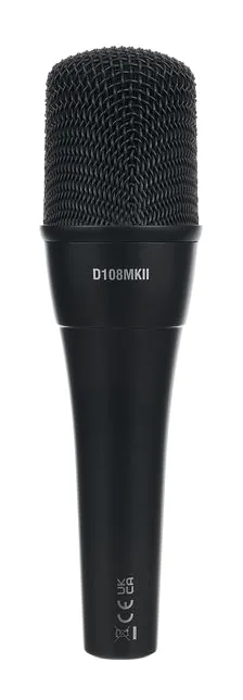 Superlux D108 MKII, de bevestiging en de houder