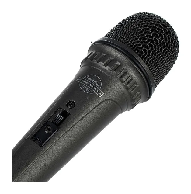 Superlux D108A Bundle, de XLR-aansluiting onderaan
