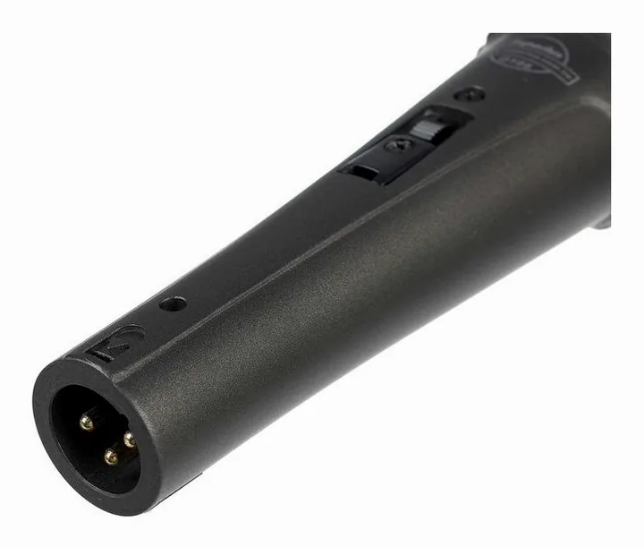 Superlux D108A Bundle, het logo en de afwerking