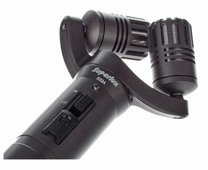 Superlux E524/D, de XLR-aansluiting onderaan
