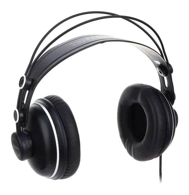 Superlux HD-662 F, de kabelaansluiting aan de oorschelp