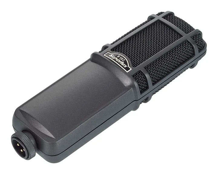 Superlux R102, de XLR-aansluiting onderaan