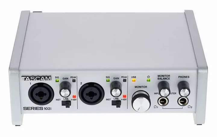 Tascam Series 102i, de behuizing van opzij