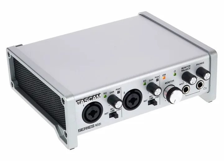 Tascam Series 102i, de behuizing van opzij