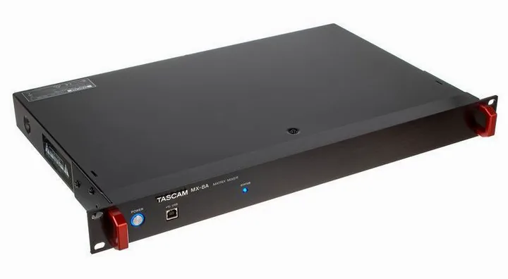 Tascam MX-8A, de behuizing van opzij