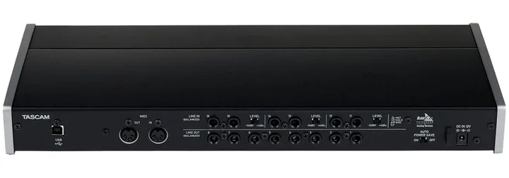 Tascam US-16x08, het voorpaneel met de draaiknoppen