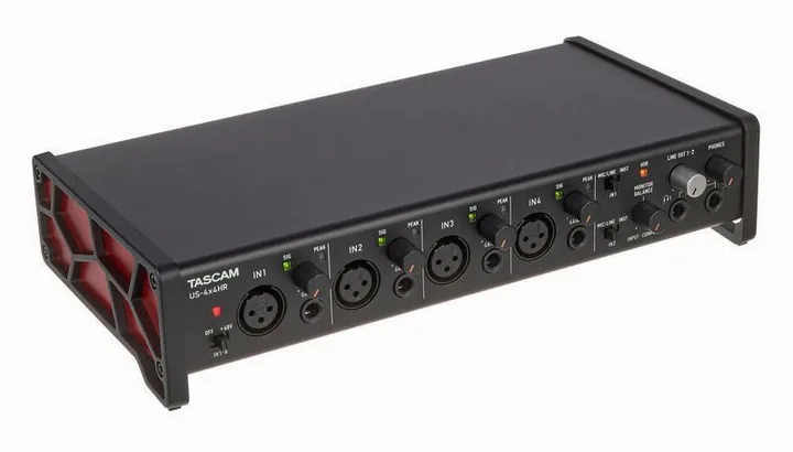 Tascam US-4x4HR, de behuizing van opzij