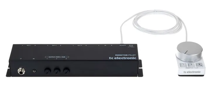 tc electronic Monitor Pilot, de achterkant met de aansluitingen