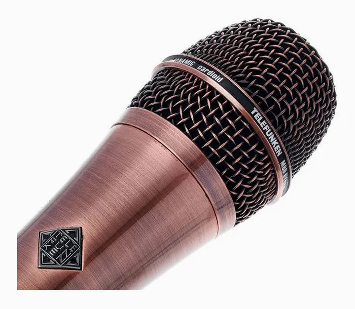 Telefunken M80 Copper, het frontale grillewerk