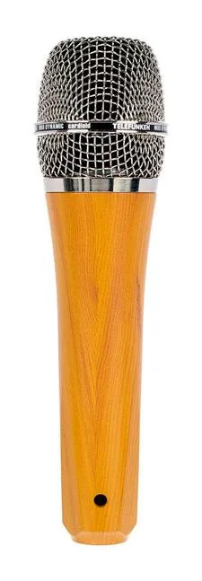 Telefunken M80 Oak, het logo en de afwerking