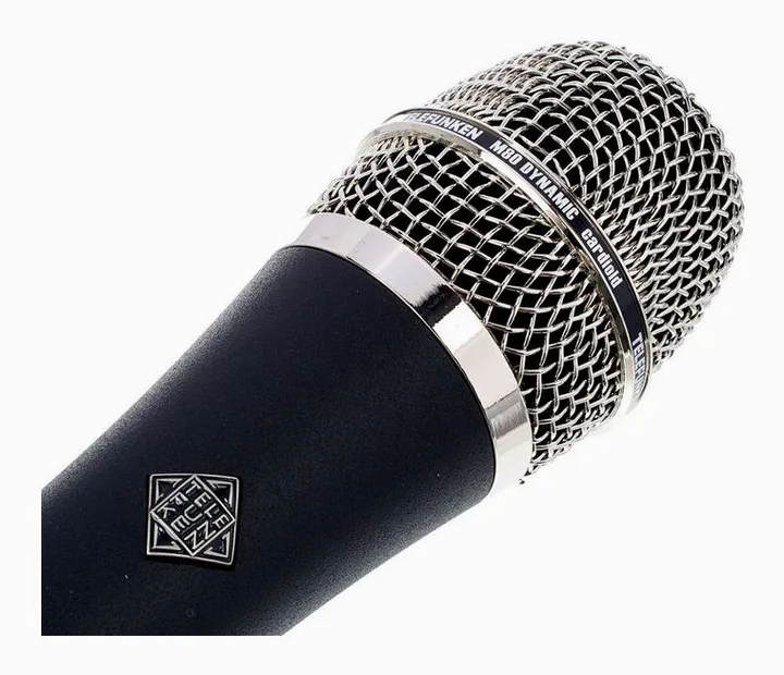 Telefunken M80 Standard, het frontale grillewerk